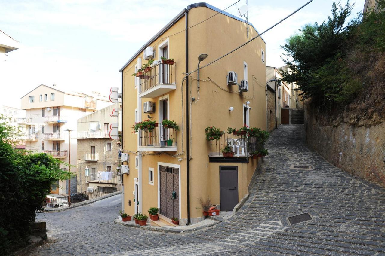 La Regina Di Saba Bed & Breakfast Piazza Armerina Bagian luar foto