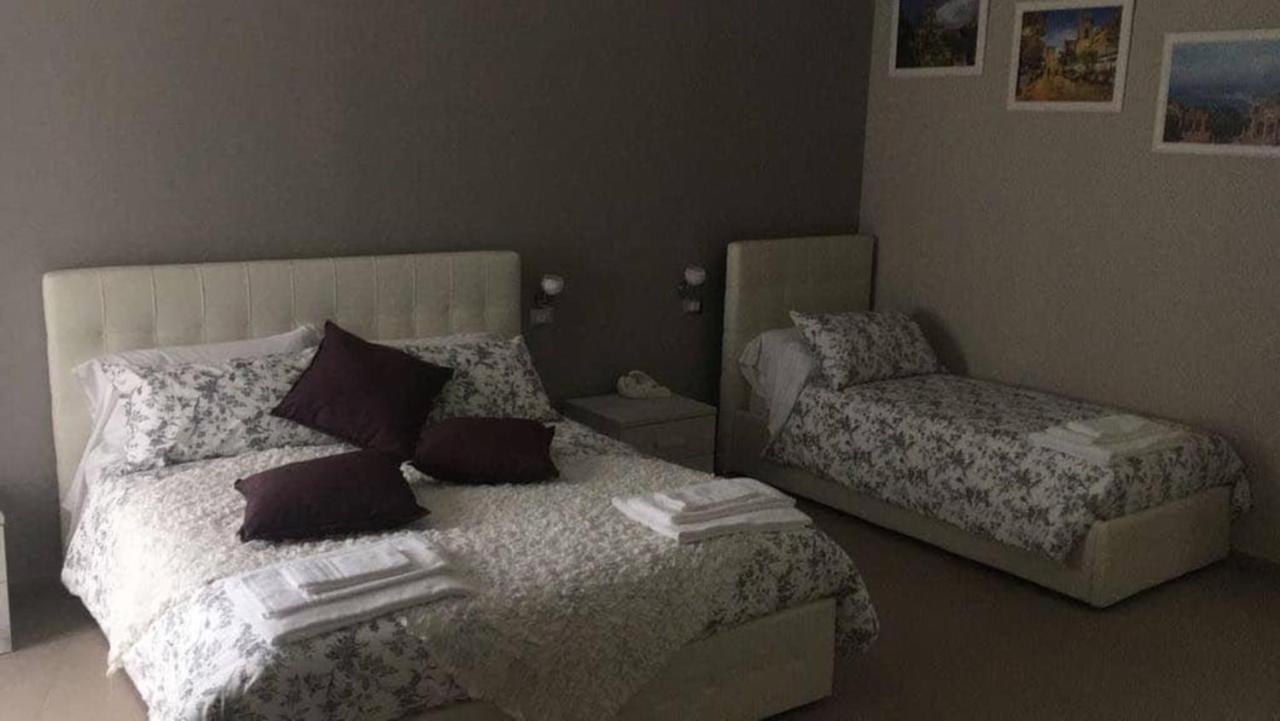 La Regina Di Saba Bed & Breakfast Piazza Armerina Bagian luar foto