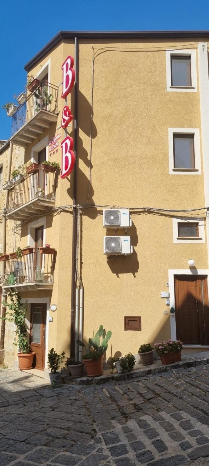 La Regina Di Saba Bed & Breakfast Piazza Armerina Bagian luar foto