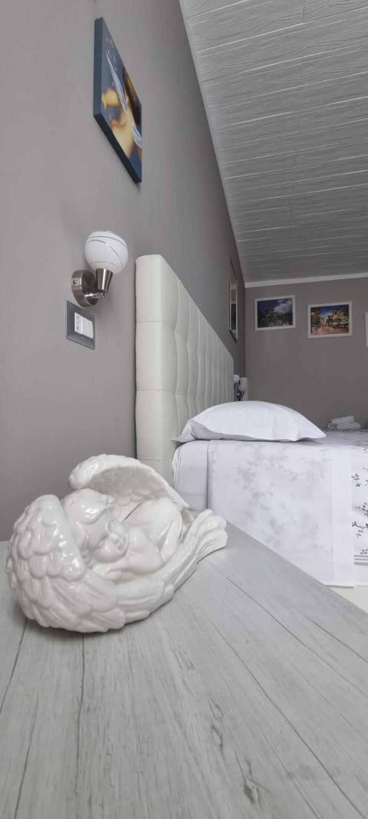 La Regina Di Saba Bed & Breakfast Piazza Armerina Bagian luar foto