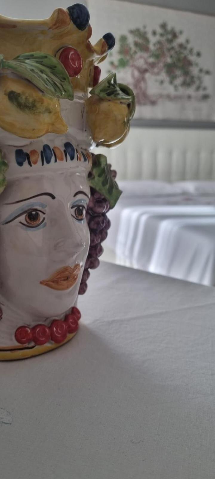 La Regina Di Saba Bed & Breakfast Piazza Armerina Bagian luar foto
