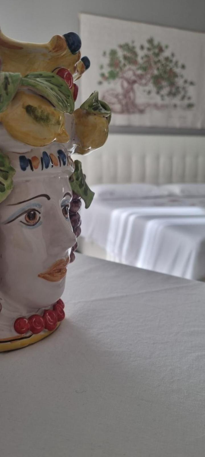 La Regina Di Saba Bed & Breakfast Piazza Armerina Bagian luar foto